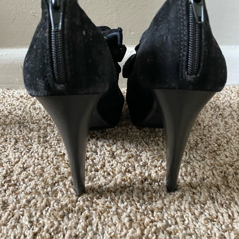 Blk Ruffled Heels - Picture 4 of 4